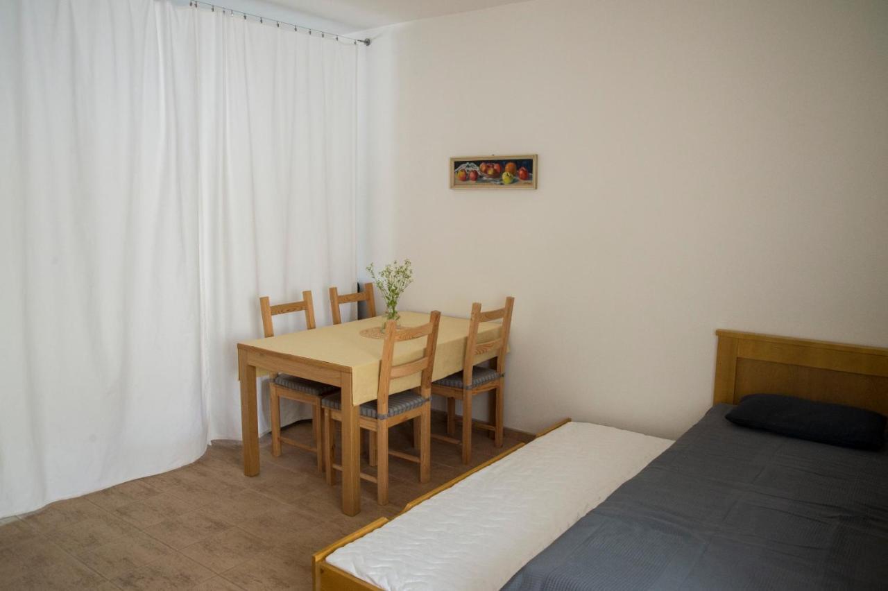 Ubytovani Domecek V Mikulove Apartment Ngoại thất bức ảnh